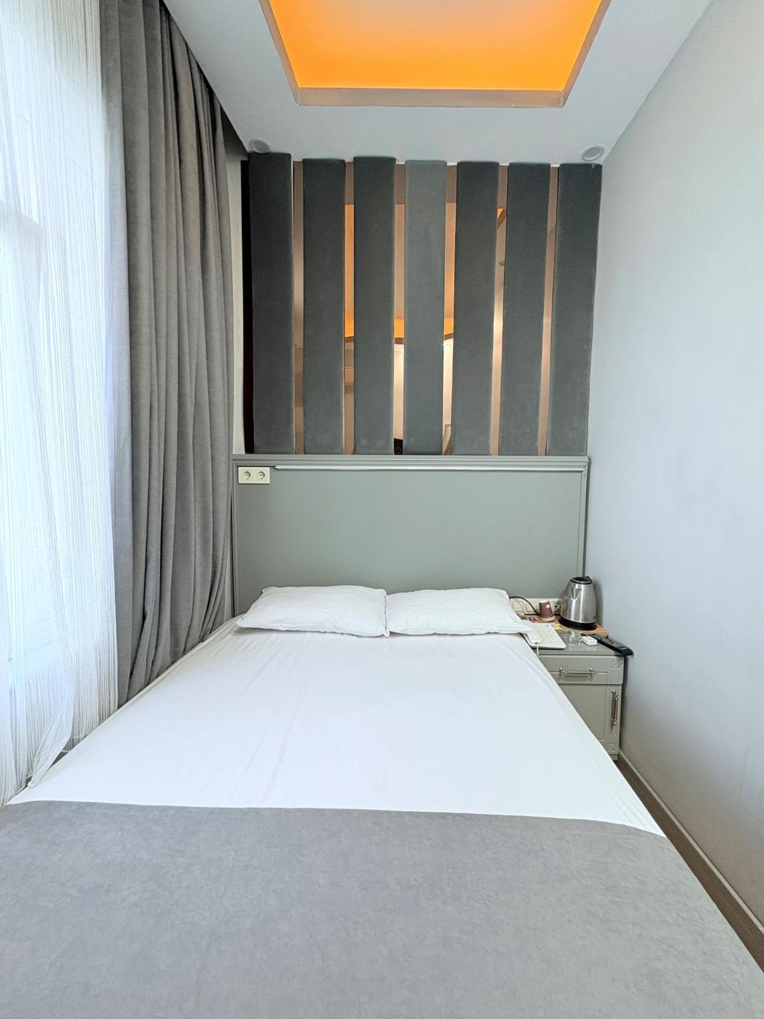 Crowned Plus Hotel Istanboel Buitenkant foto